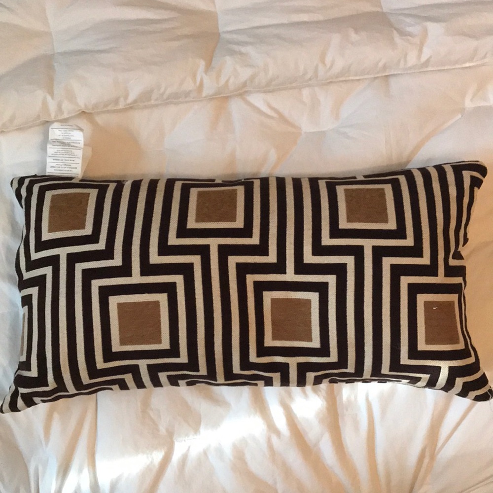 Decorative pillow